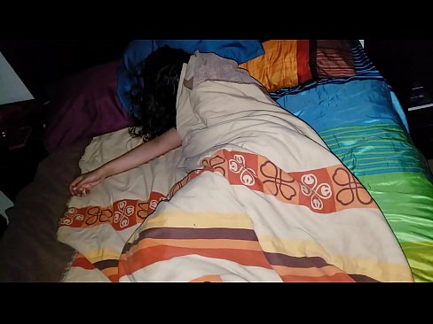 ❤️ Stiefson beréiert seng jonk Stéifmamm wärend hatt schléift. ❤️❌ Porno vk bei eis lb.full-porner.ru ﹏